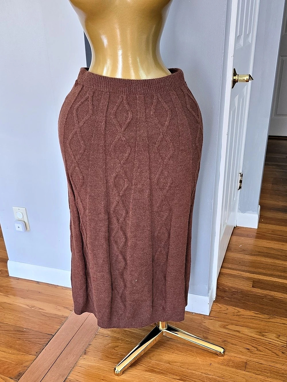 Cable Knit Midi Skirt in Brown Like New